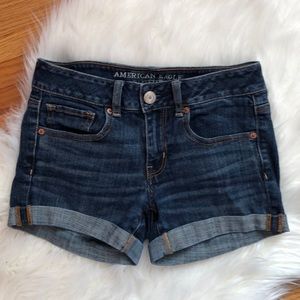 Great condition American Eagle jean shorts!!